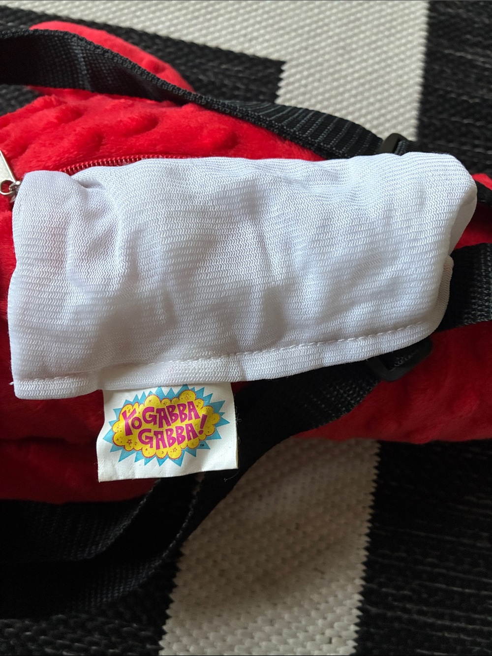 Yo Gaba Gaba Yellow Robot and Red Cyclops Plush Toy/Backpack - Picture 15 of 16